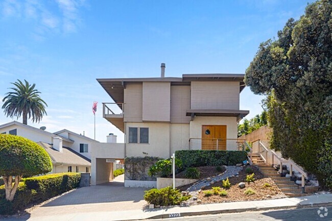 Building Photo - Spacious Point Loma Home with Breathtaking...