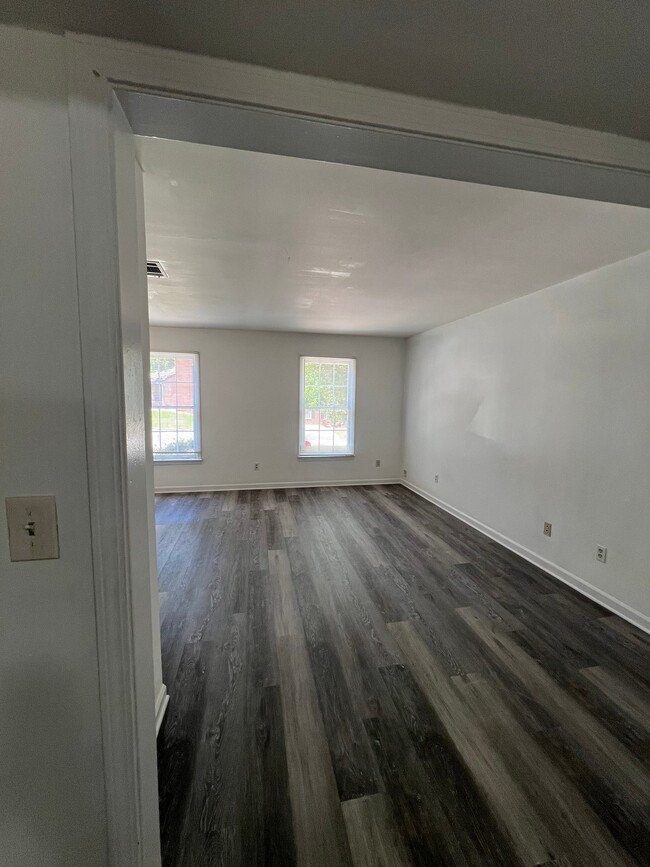 Photo - 424 Tarragon Wy SW Unit A