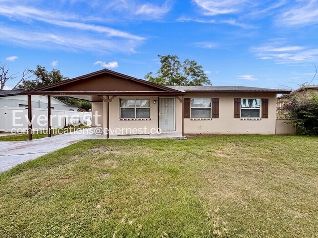 Building Photo - Limited Time Special Offer / 3 Bed/1.5 Bath Home with Carport / Pet-Friendly / Available Now!