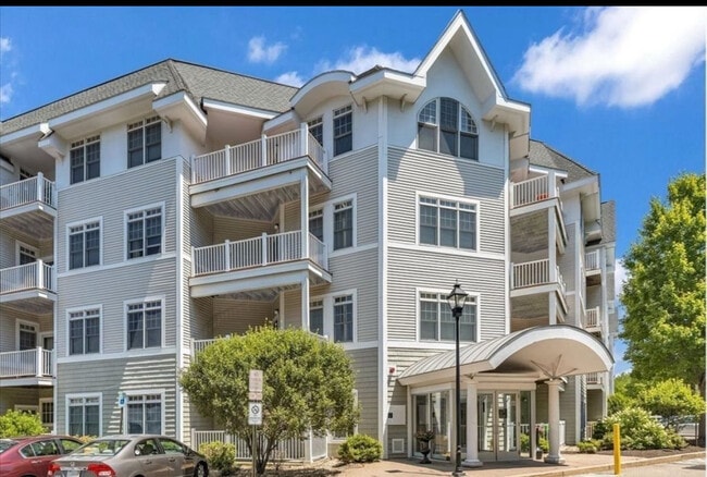 Building Photo - 614 Pond St Unit 1303