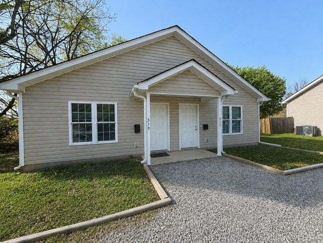 Building Photo - 317/319 E. GILBREATH STREET Unit 319