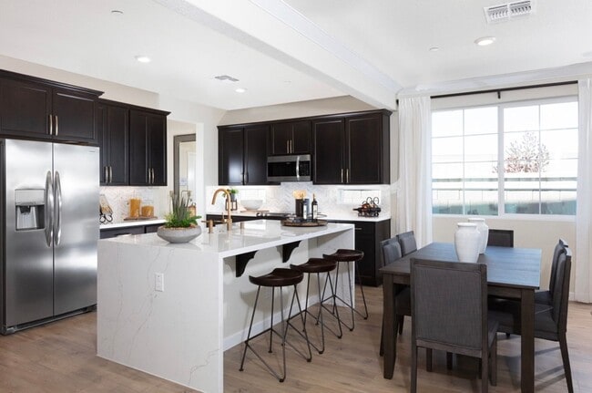 Photo - Gorgeous  3bed/2.5 bath Model Home in West Sac