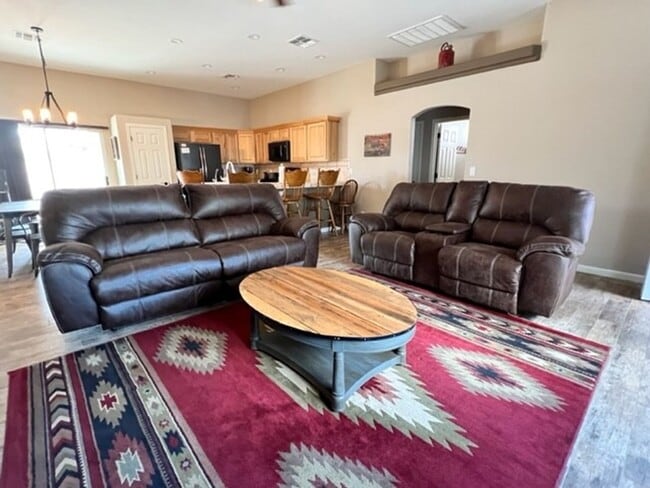 Photo - 3 BR LUXE Home-Walk to Colorado River, Golf & near Rotary Park.
