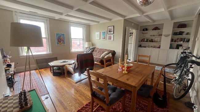 Building Photo - 23 E Eager St Rental