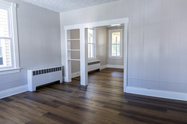 Photo - 208 W Carpenter Ave