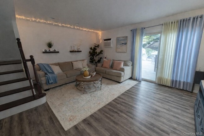 Photo - 4 McLaughlin Ave