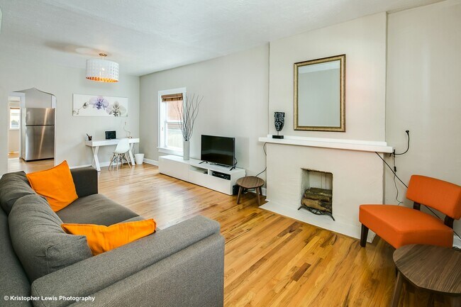 Photo - 284 S Lafayette St