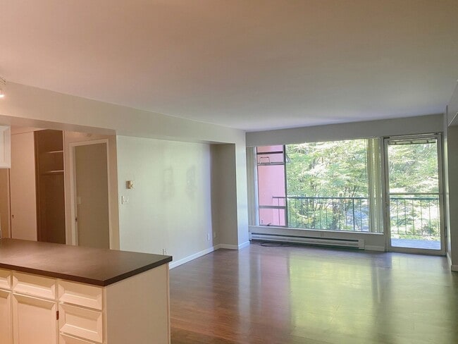 Photo - 2020 Building