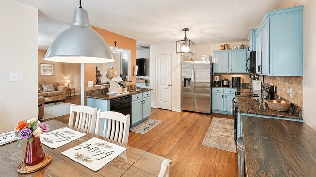 Photo - 17430 Cedar Rock Dr