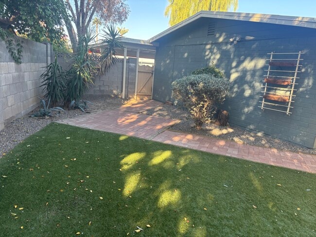 Photo - 3133 N 4th Ave