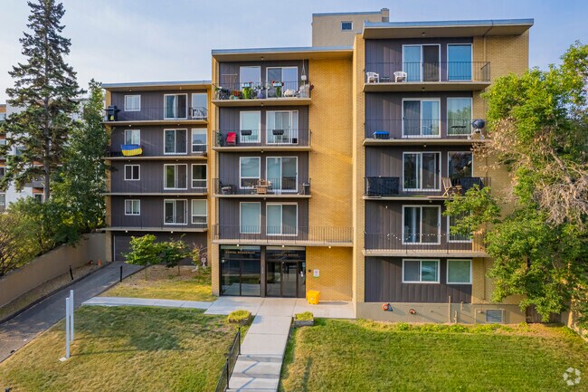 Cameron Manor - Cameron Manor