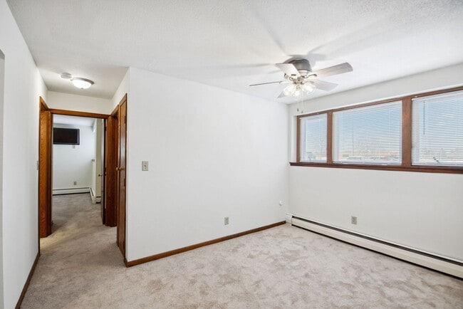 Photo - Rose Mall Apartments