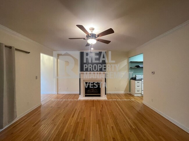 Photo - 1040 Walnut St