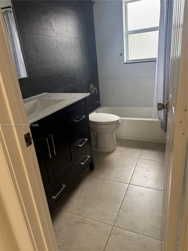 Photo - 722 NE 8th St Unit 8