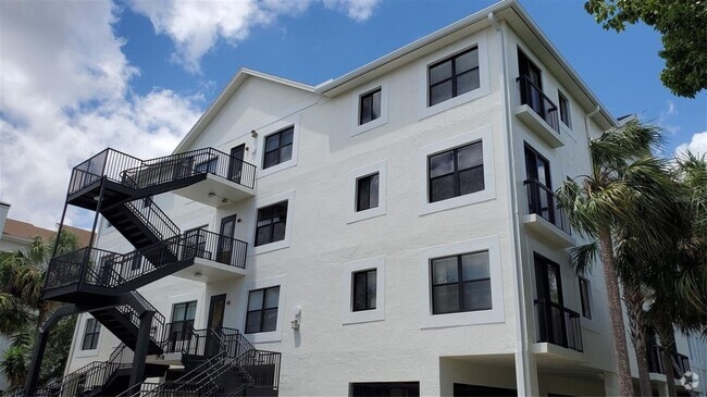 Building Photo - Desirable 2 Bedroom 2 Bath Condo Located i...