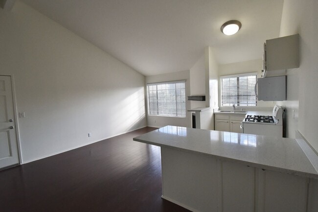 5744 Colfax Ave Unit 06