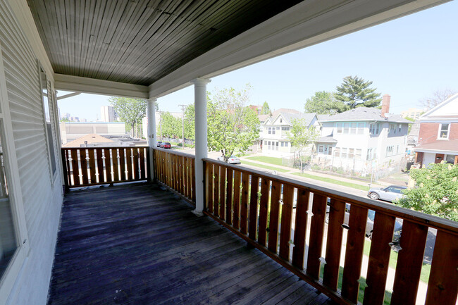 Private front porch. - 2934 Oakland Avenue Townhome