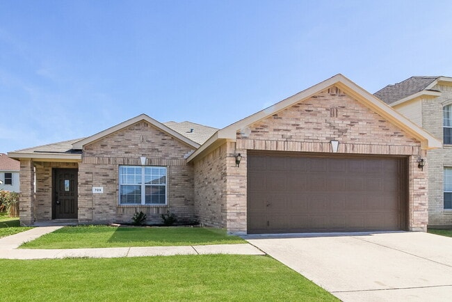 Photo - 709 Gillon Dr