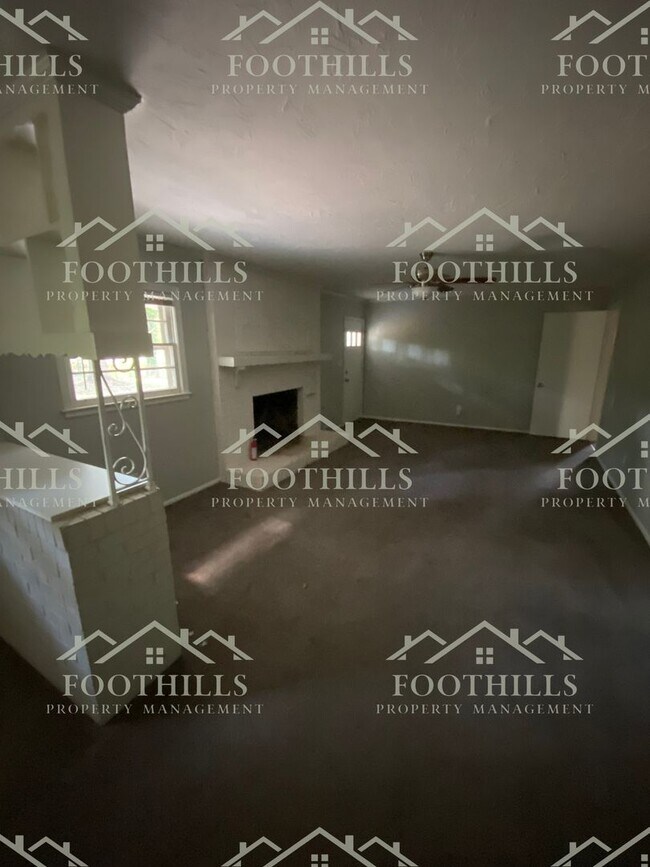 Beautiful 3 Bedroom/ 2 Bathroom single fam... House House Rental in