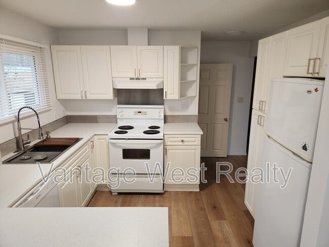 Photo - 679 McClure Rd