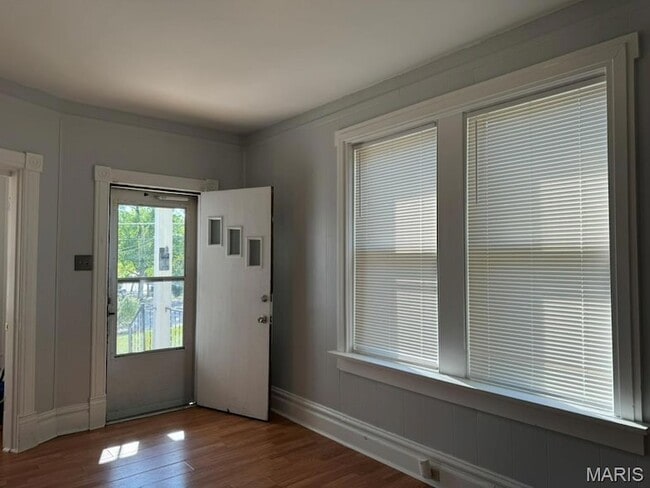 Photo - 539 N Elm Ave