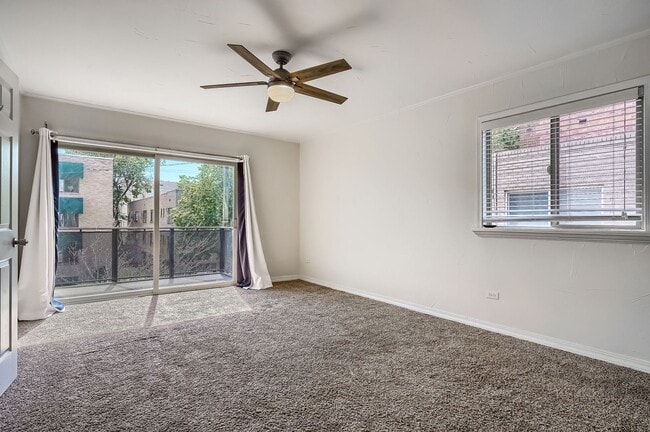 Building Photo - 3 Bed / 2 Bath Capitol Hill Condo | 2 Parking Spaces | Balcony | Walk Score 95