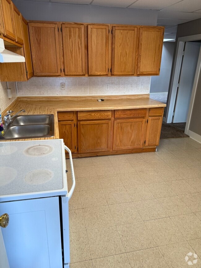Building Photo - 120 N Meridian St Unit 2 Rental