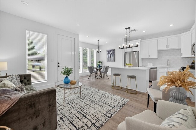 Photo - 5027 Willow Glen Dr Unidad B