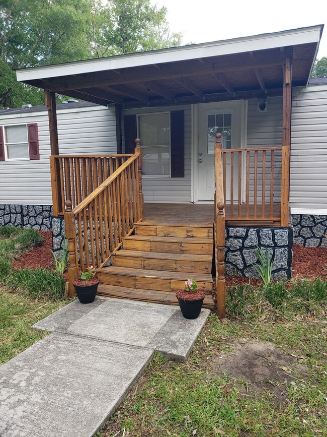 Photo - 7310 Pineview Dr