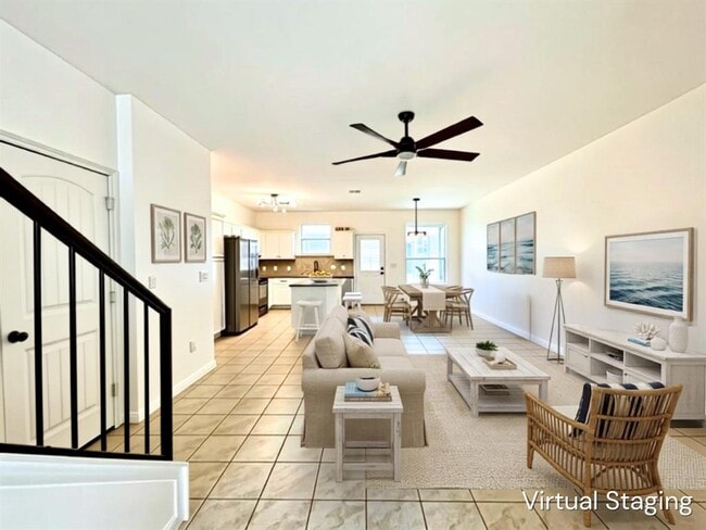 Photo - 402 Crater Lake Dr