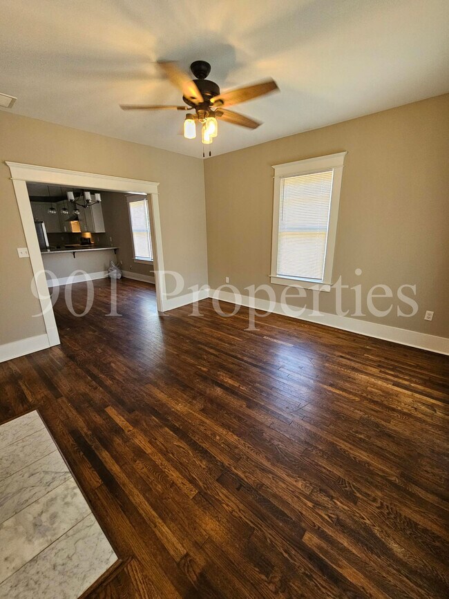 Photo - 797 S Cox St