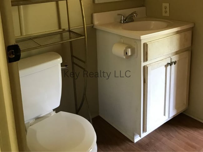 Photo - 48 Little John Ln