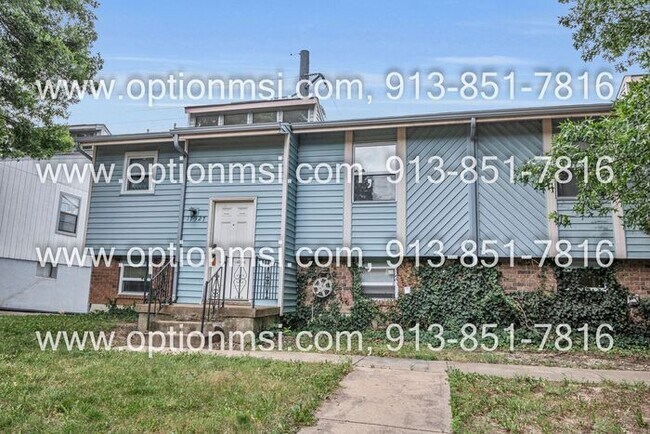 **Spacious 2-Bedroom Duplex in a Cul-de-Sac!**