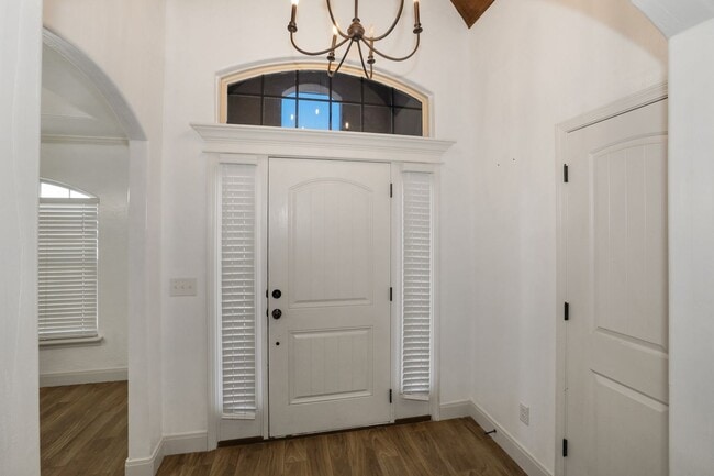 Photo - Stunning with 4 bedrooms in City View!