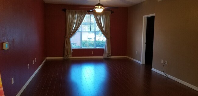 5542 Metrowest Blvd
