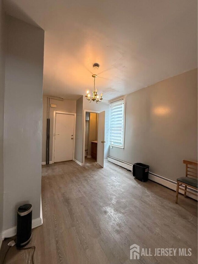 Photo - 53 Hassart St