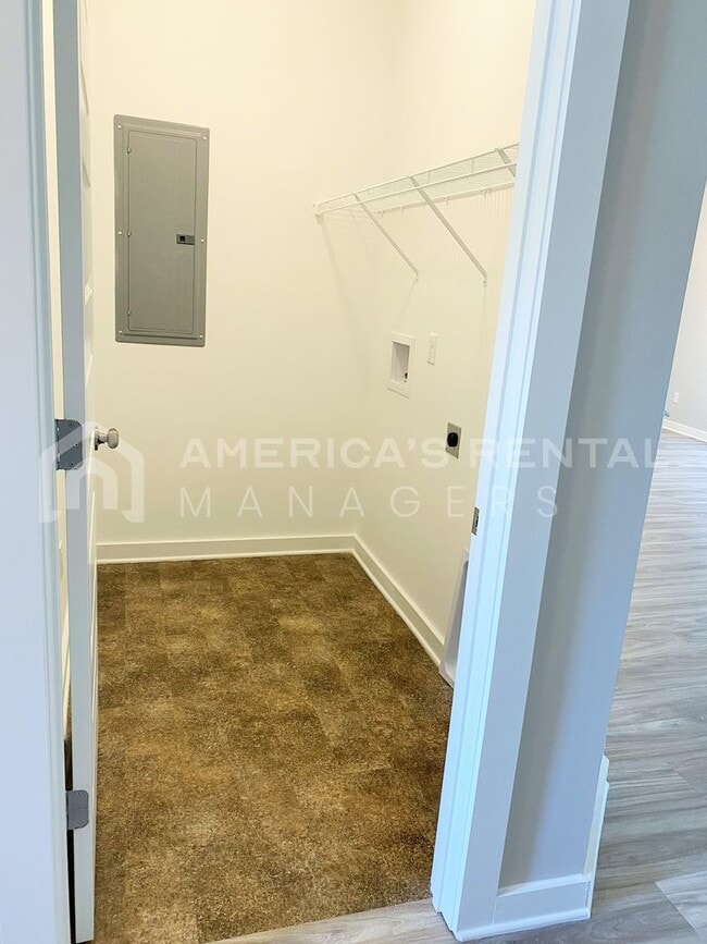 Photo - 105 Ballington Wy