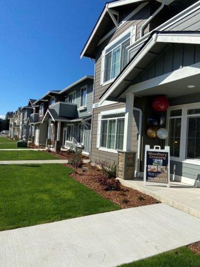 Building Photo - 3 bedroom 2 bath apartment in West Olympia...