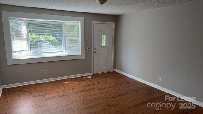 Photo - 109 Pine Inn Dr