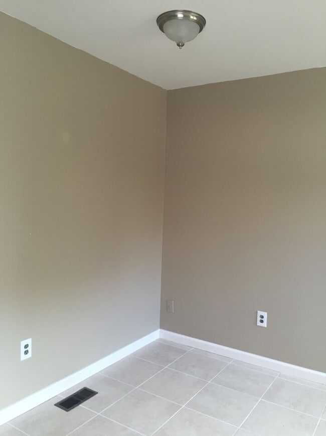 Photo - 3 Bed 2 bath Kensignton Rancher