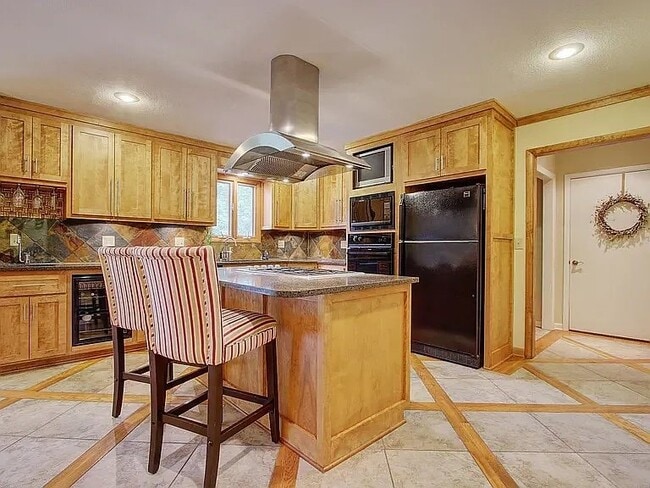 Photo - 9536 Manor Rd
