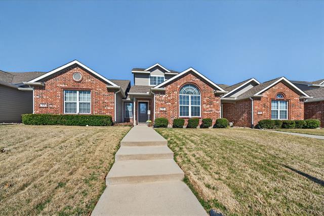 Photo - 512 Oakridge Dr