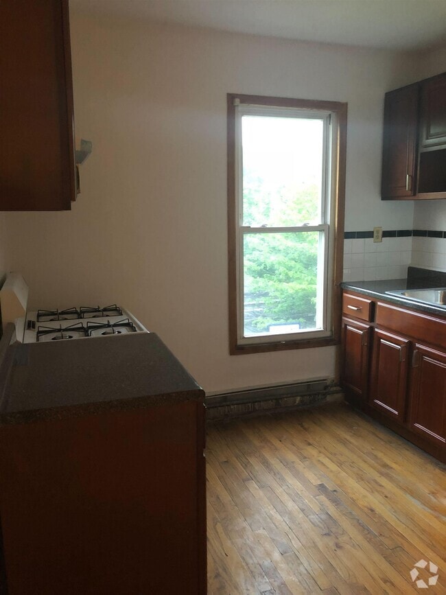 Building Photo - 196 Van Horne St Rental