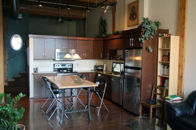 Building Photo - 210 N 2nd St Unit 203 Rental