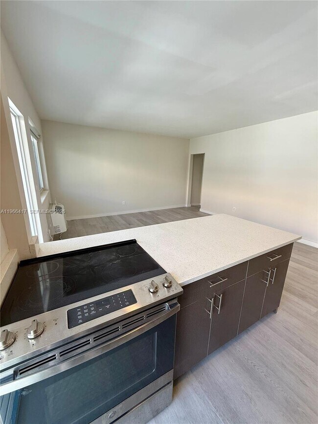 Photo - 1535 Michigan Ave Unit 5