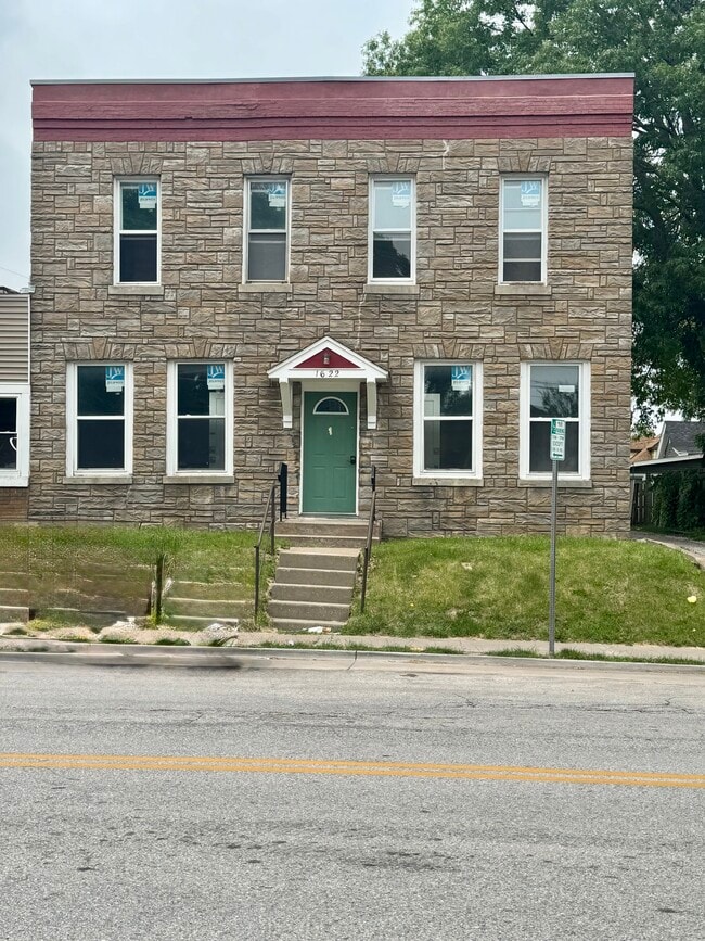 Building Photo - 1622 Washington St Rental