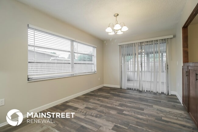 Photo - 709 Keats Ave