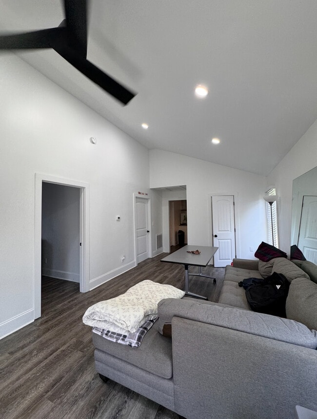 Photo - 212 Spartanburg St