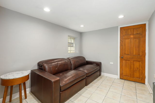 Photo - 4115 W Melrose St Unit GDN