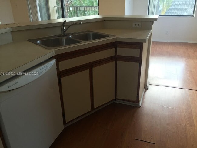 Photo - 9999 Summerbreeze Dr Unit 424